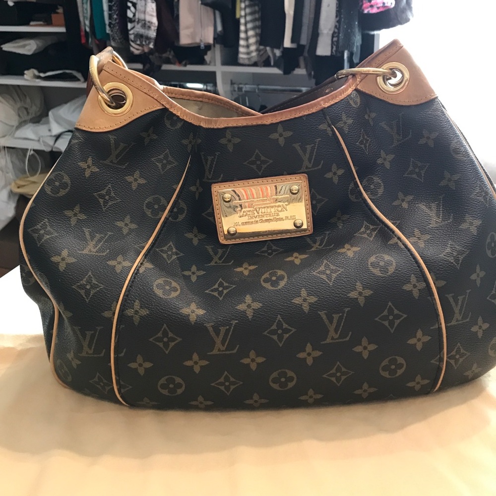 Louis Vuitton Galliera PM